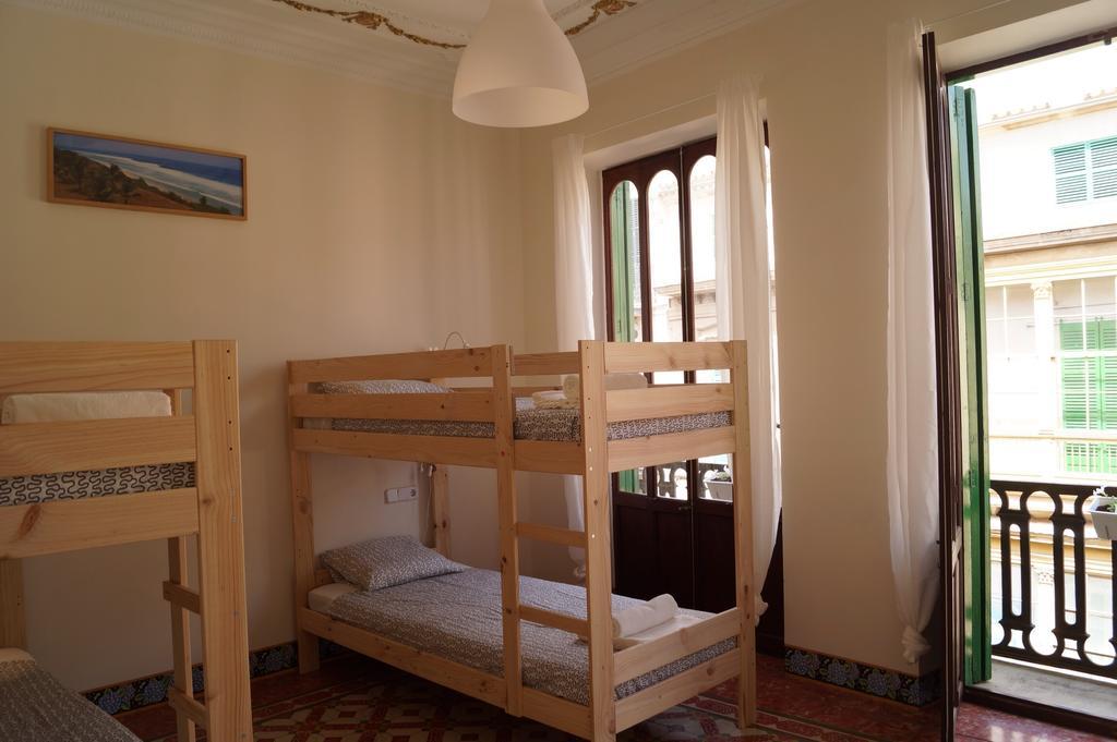 Hostel Pura Vida - Albergue Juvenil Palma de Mallorca Room photo